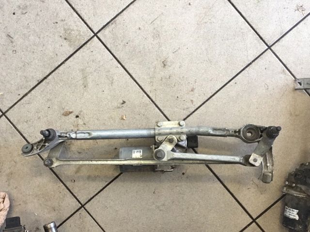 bontott BMW 3 E90 Első Ablaktörlő Szerkezet Motorral