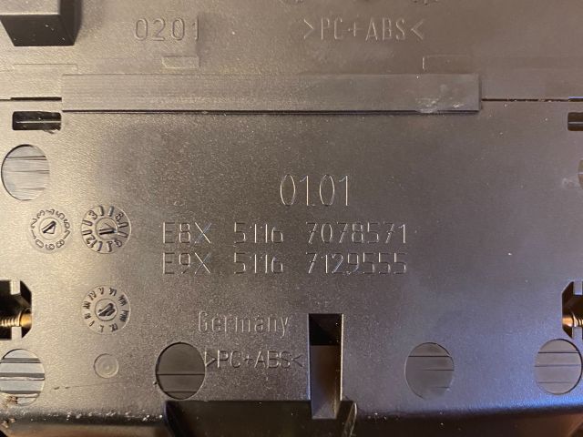 bontott BMW 3 E90 Első Hamutartó