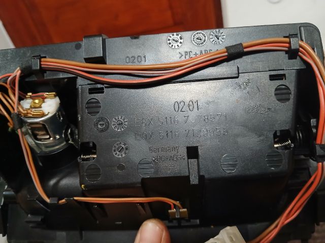 bontott BMW 3 E90 Első Hamutartó