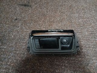 bontott BMW 3 E90 Első Hamutartó