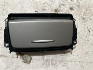 bontott BMW 3 E90 Első Hamutartó