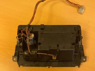 bontott BMW 3 E90 Első Hamutartó