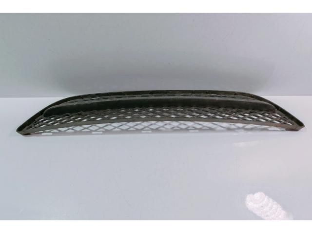 bontott BMW 3 E90 Első Lökhárító Alsó Középső Díszrács