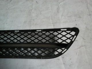 bontott BMW 3 E90 Első Lökhárító Alsó Középső Díszrács