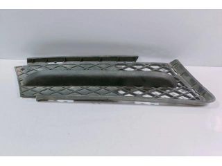 bontott BMW 3 E90 Első Lökhárító Jobb Díszrács