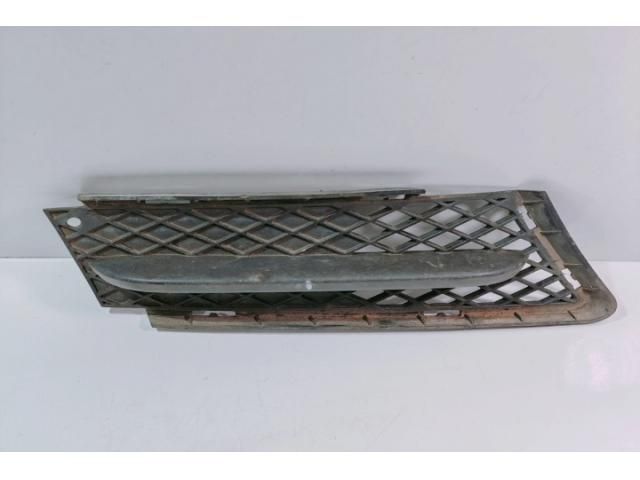 bontott BMW 3 E90 Első Lökhárító Jobb Díszrács