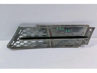 bontott BMW 3 E90 Első Lökhárító Jobb Díszrács