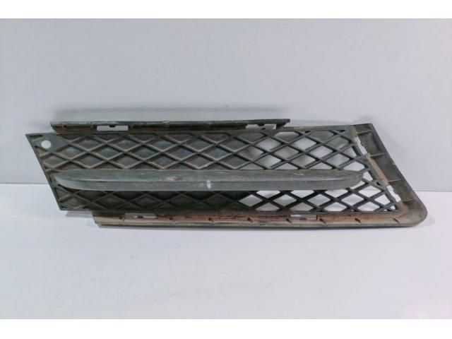 bontott BMW 3 E90 Első Lökhárító Jobb Díszrács