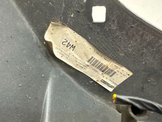 bontott BMW 3 E90 Első Lökhárító (Részeivel)