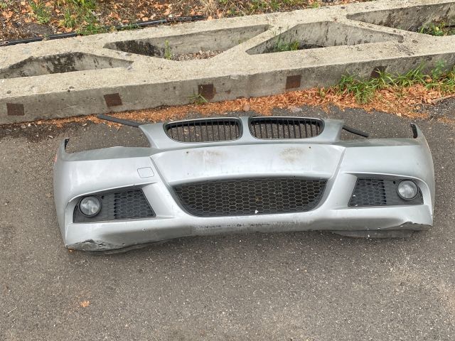 bontott BMW 3 E90 Első Lökhárító (Részeivel)