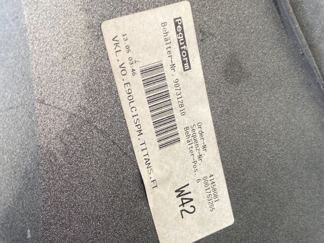 bontott BMW 3 E90 Első Lökhárító (Részeivel)