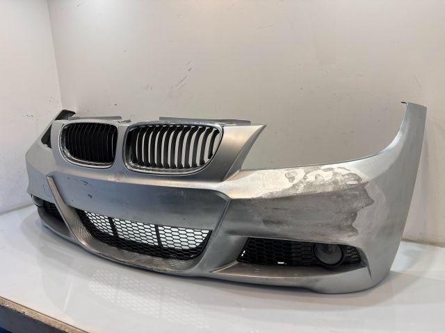 bontott BMW 3 E90 Első Lökhárító (Részeivel)