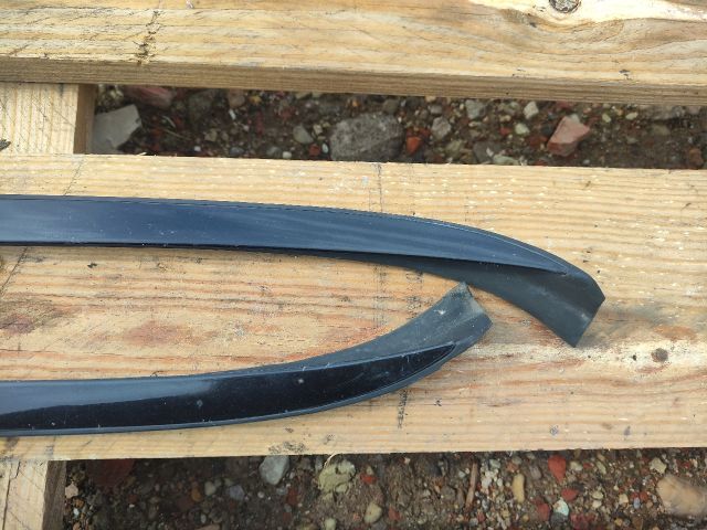 bontott BMW 3 E90 Első Szélvédő Jobb Díszléc