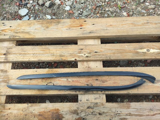 bontott BMW 3 E90 Első Szélvédő Jobb Díszléc