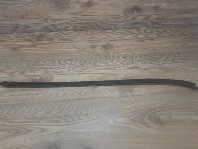 bontott BMW 3 E90 Első Szélvédő Jobb Díszléc