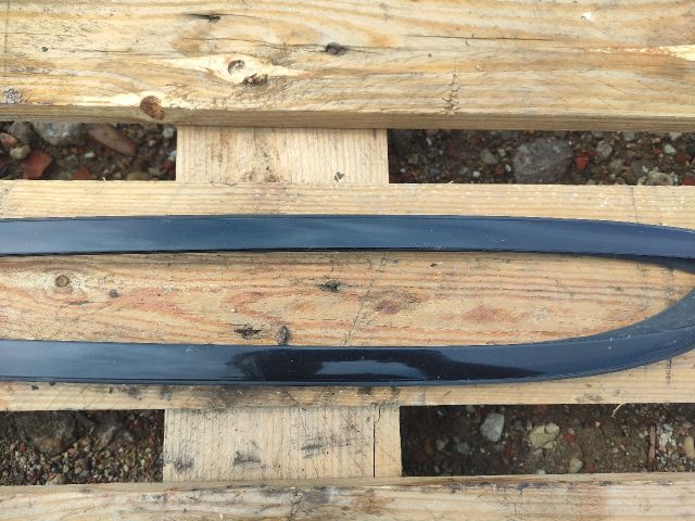 bontott BMW 3 E90 Első Szélvédő Jobb Díszléc