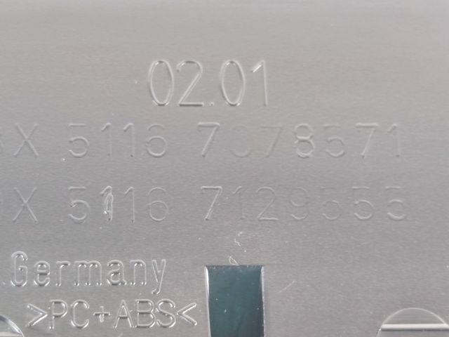 bontott BMW 3 E90 Első Tároló Rekesz