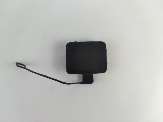 bontott BMW 3 E90 Első Vonószem Burkolat