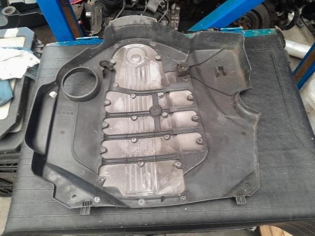 bontott BMW 3 E90 Felső Hűtőburkolat