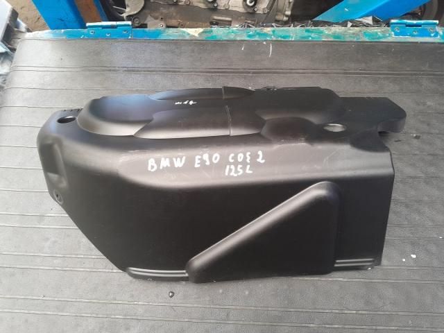 bontott BMW 3 E90 Felső Hűtőburkolat