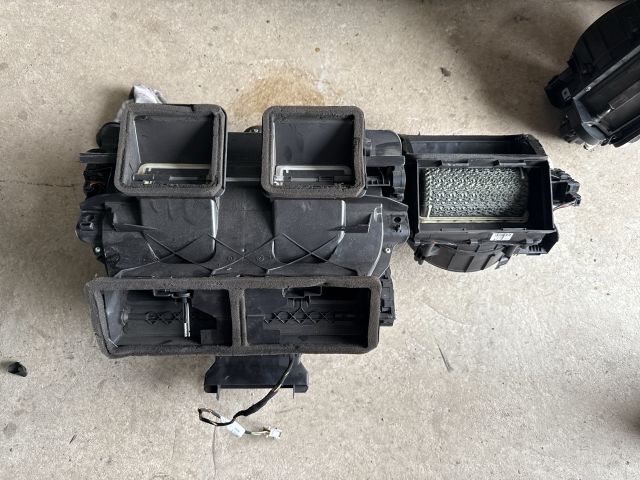 bontott BMW 3 E90 Fűtés Box