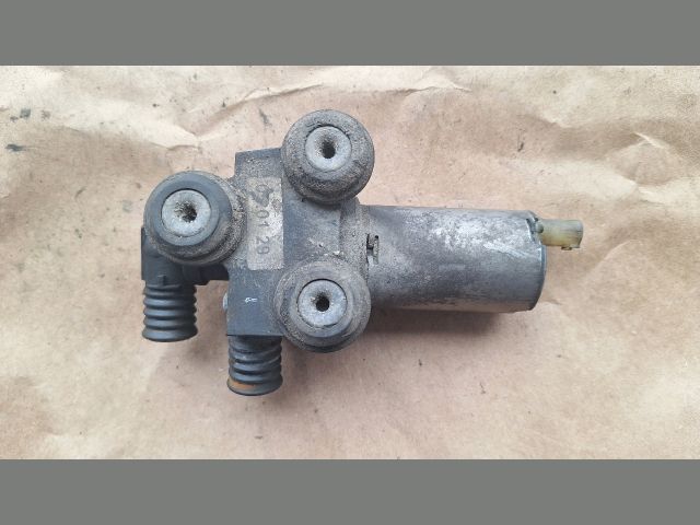 bontott BMW 3 E90 Fűtéscsap