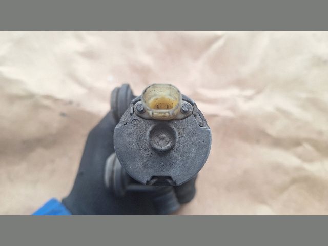 bontott BMW 3 E90 Fűtéscsap