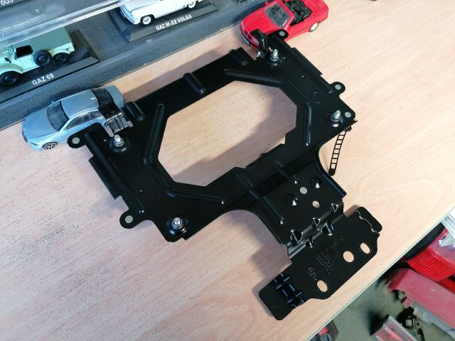 bontott BMW 3 E90 GPS Tartó Konzol