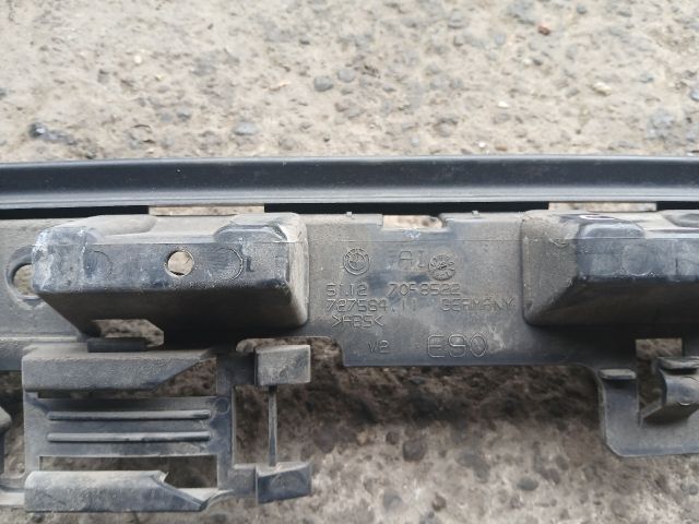 bontott BMW 3 E90 Hátsó középső Lökhárító Tartó (Műanyag)