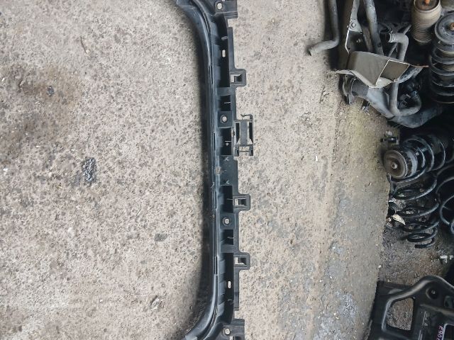 bontott BMW 3 E90 Hátsó középső Lökhárító Tartó (Műanyag)