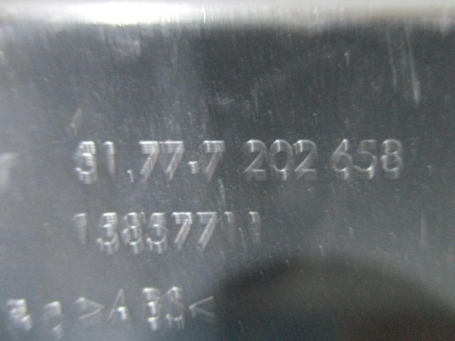 bontott BMW 3 E90 Hátsó középső Lökhárító Tartó (Műanyag)