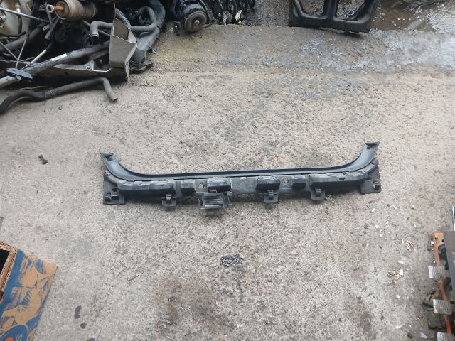 bontott BMW 3 E90 Hátsó középső Lökhárító Tartó (Műanyag)