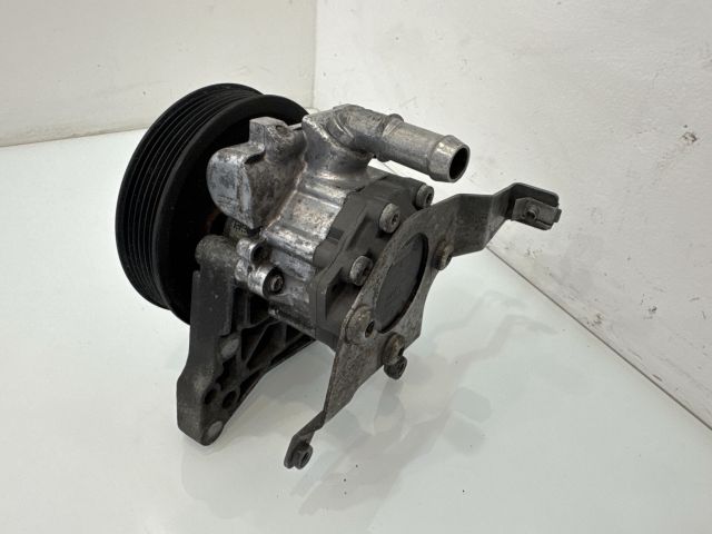 bontott BMW 3 E90 Hidraulika Szivattyú