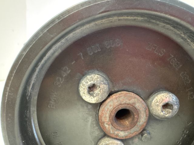 bontott BMW 3 E90 Hidraulika Szivattyú