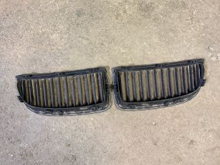 bontott BMW 3 E90 Hűtőrács