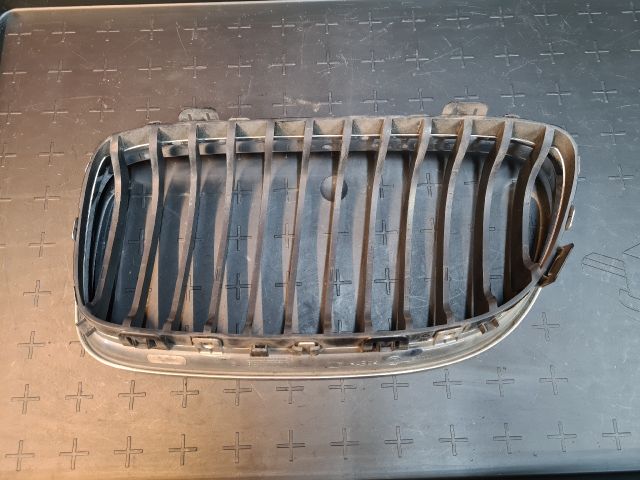 bontott BMW 3 E90 Hűtőrács