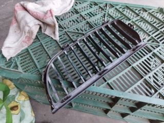 bontott BMW 3 E90 Hűtőrács