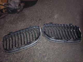 bontott BMW 3 E90 Hűtőrács