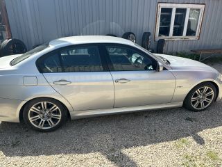 bontott BMW 3 E90 Hűtőrács