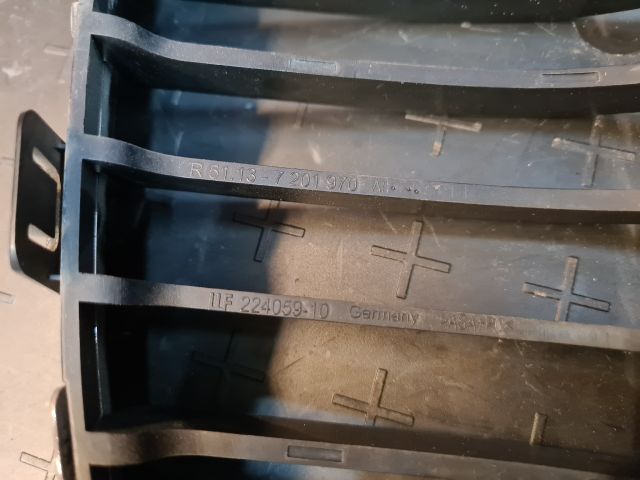 bontott BMW 3 E90 Hűtőrács