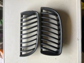 bontott BMW 3 E90 Hűtőrács