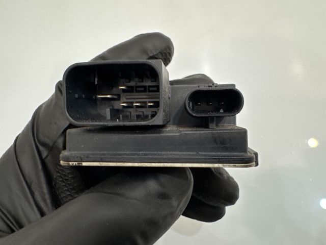 bontott BMW 3 E90 Izzító Relé