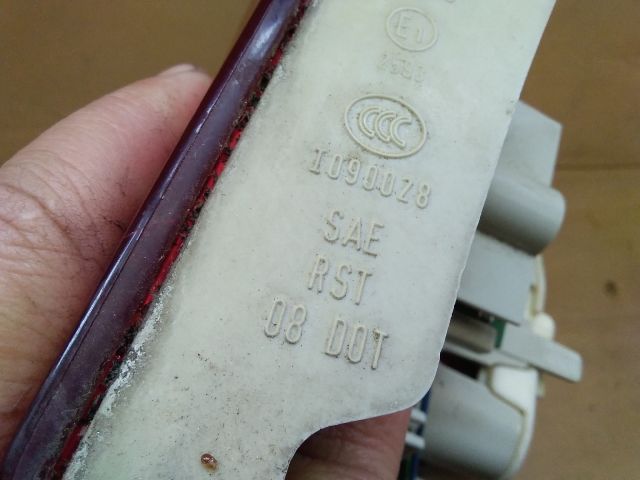 bontott BMW 3 E90 Jobb Belső Hátsó Lámpa