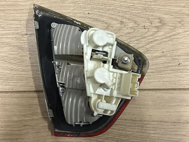 bontott BMW 3 E90 Jobb Belső Hátsó Lámpa