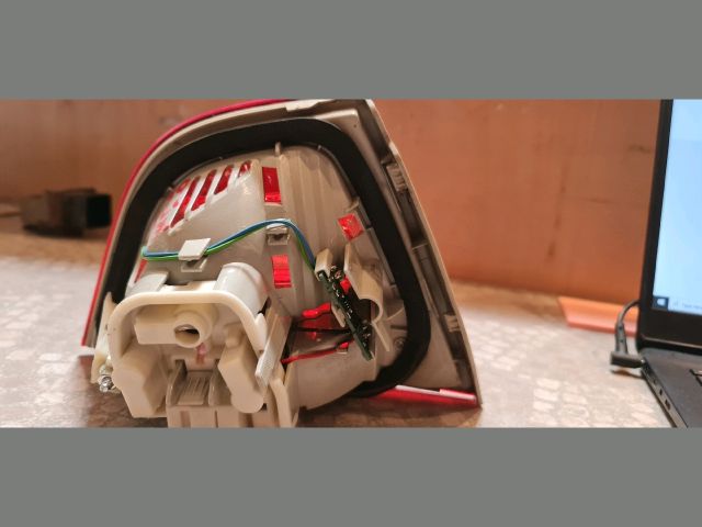 bontott BMW 3 E90 Jobb Belső Hátsó Lámpa