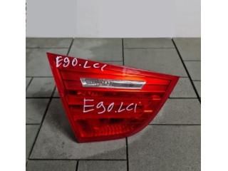 bontott BMW 3 E90 Jobb Belső Hátsó Lámpa