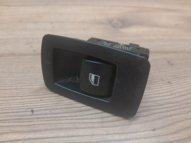 bontott BMW 3 E90 Jobb első Ablakemelő Kapcsoló