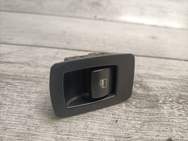 bontott BMW 3 E90 Jobb első Ablakemelő Kapcsoló