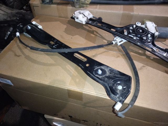 bontott BMW 3 E90 Jobb első Ablakemelő Szerkezet (Elektromos)