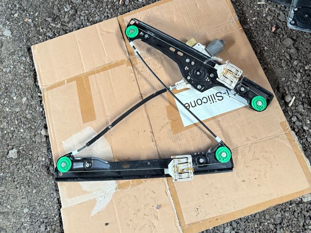 bontott BMW 3 E90 Jobb első Ablakemelő Szerkezet (Elektromos)